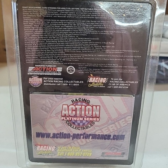 Jeff Gordon DuPont Chroma Premier 1:64 Die-Cast Car - Picture 3 of 4